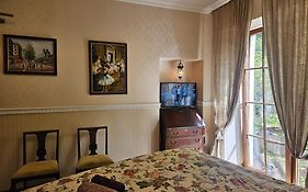 Barrister'S Apartments With Fireplace